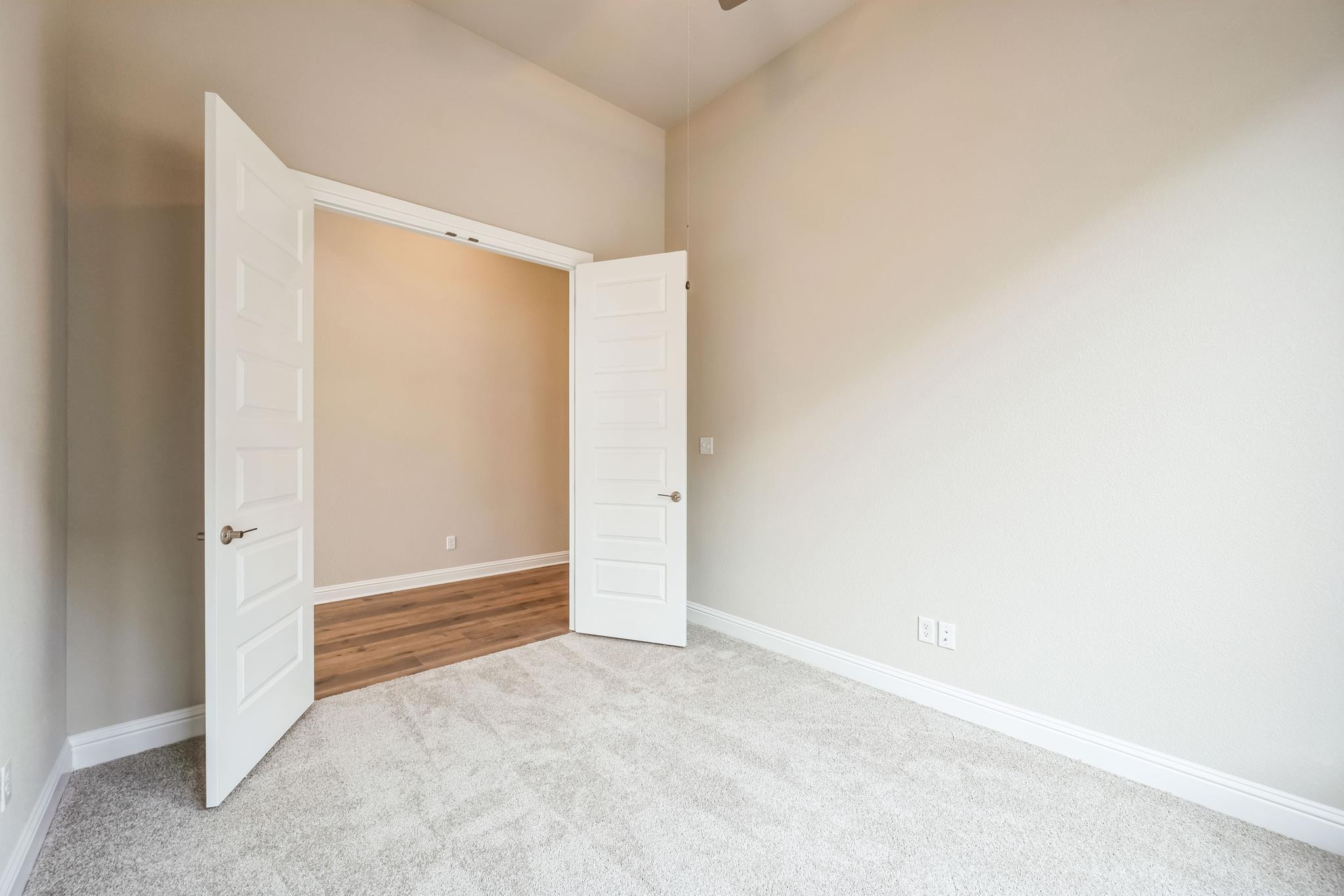 325 Crescent Heights DR