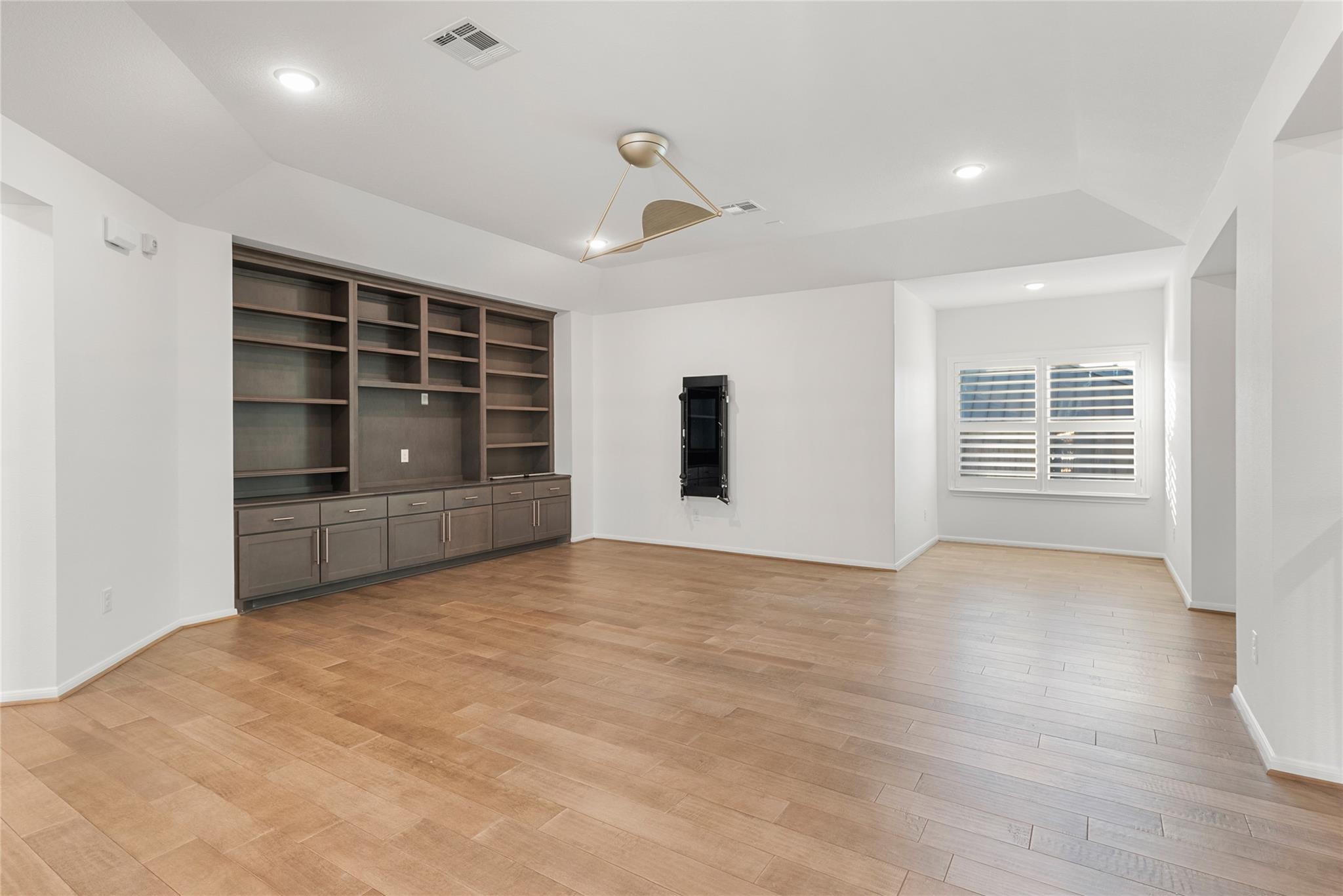 312 Bisset CT