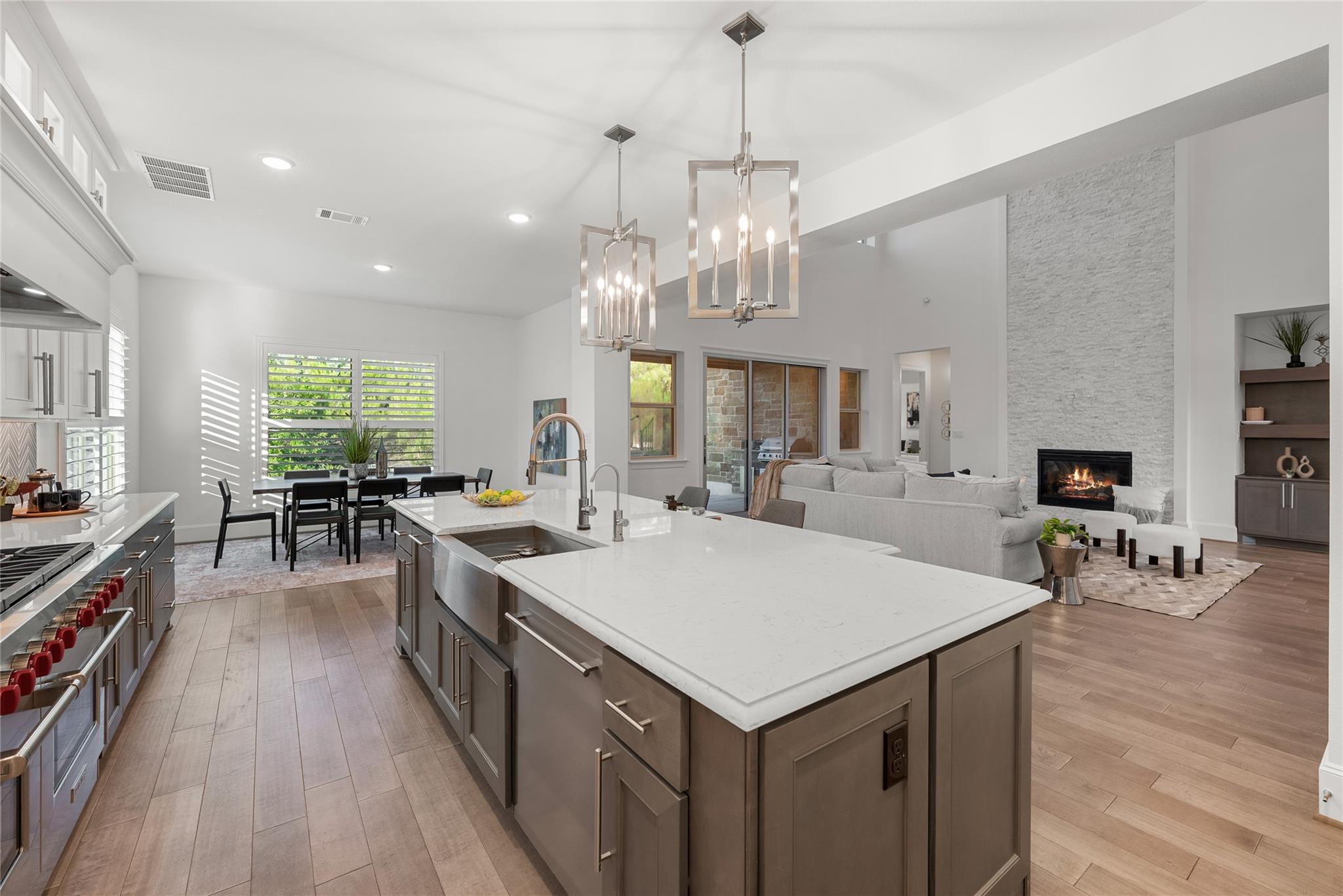 312 Bisset CT