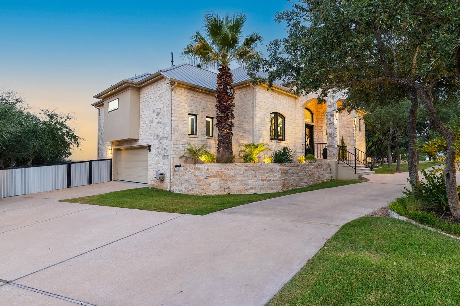 20516 Queen Bee LN