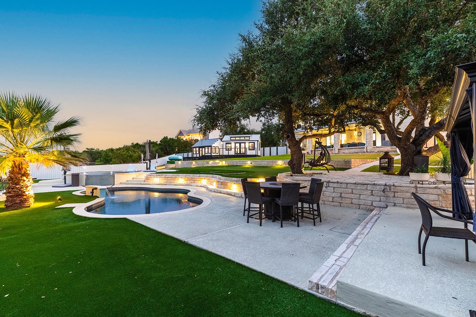 20516 Queen Bee LN