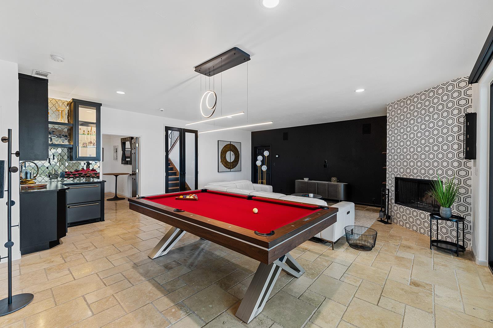 20516 Queen Bee LN
