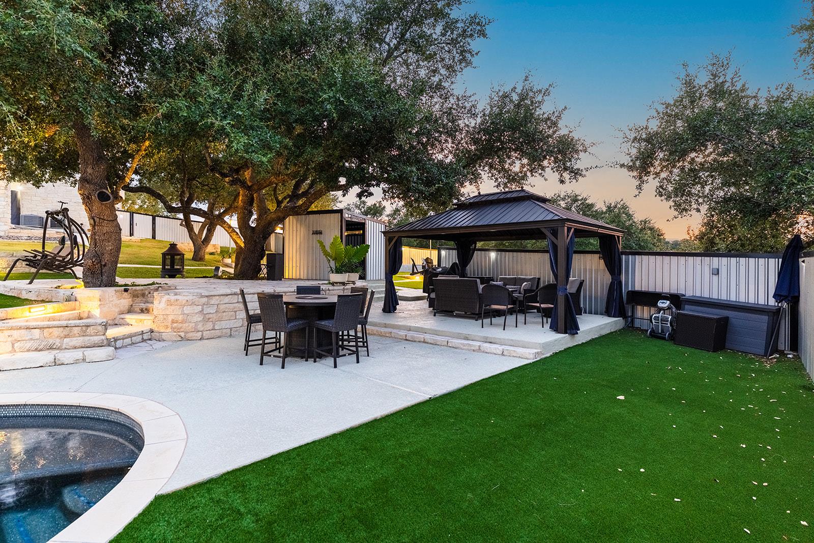 20516 Queen Bee LN