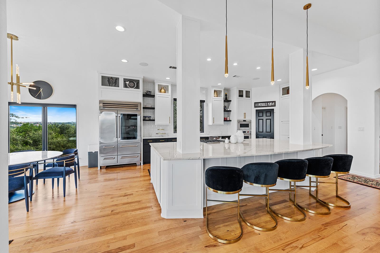 20516 Queen Bee LN