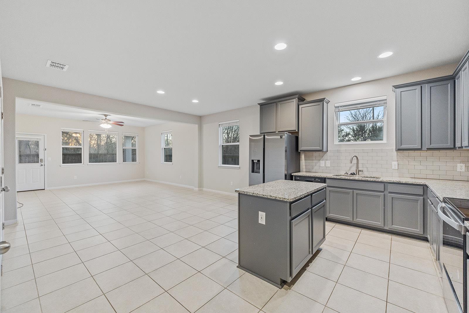 313 Michaelis DR