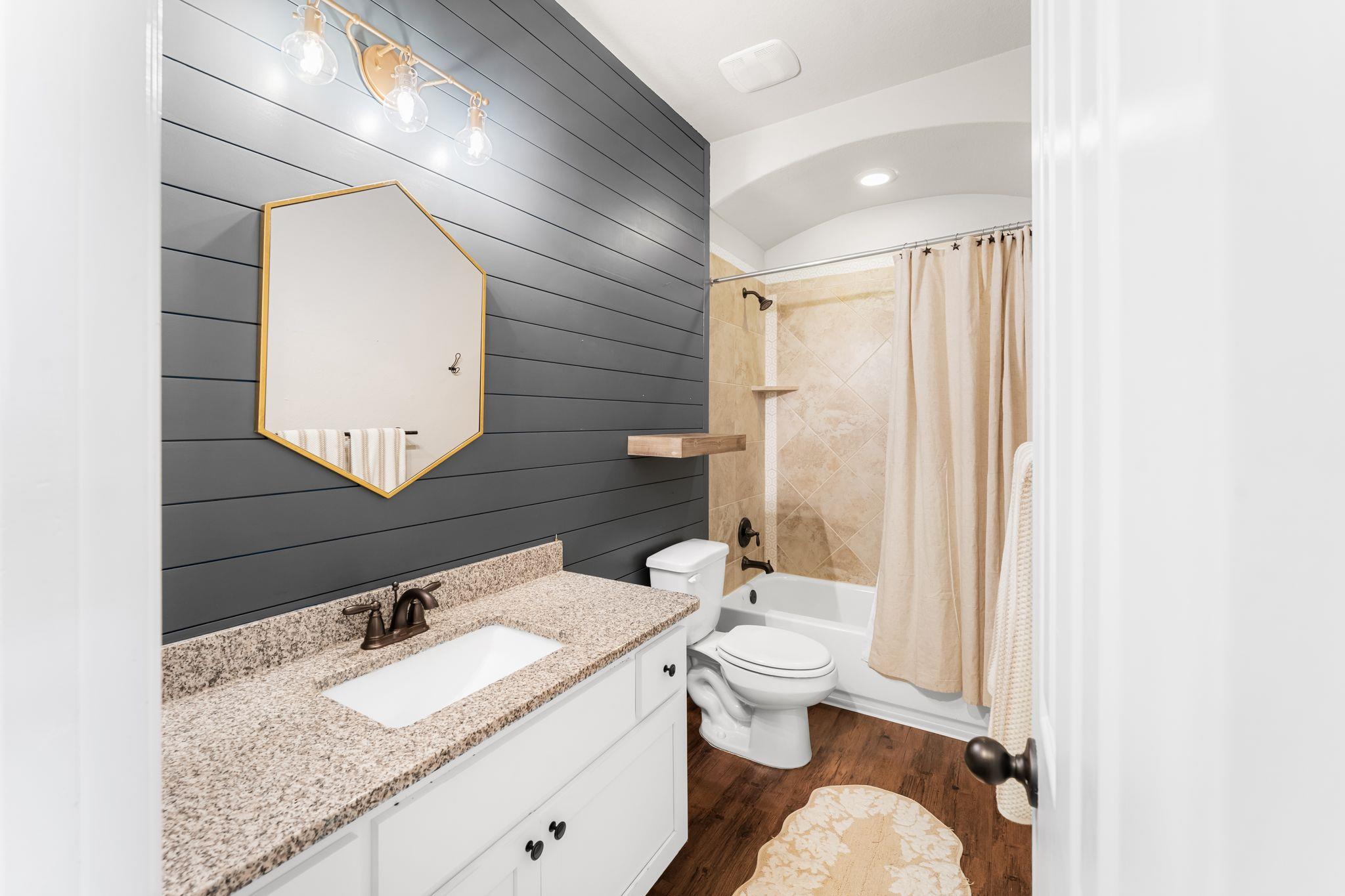 140 Lake Rim CIR