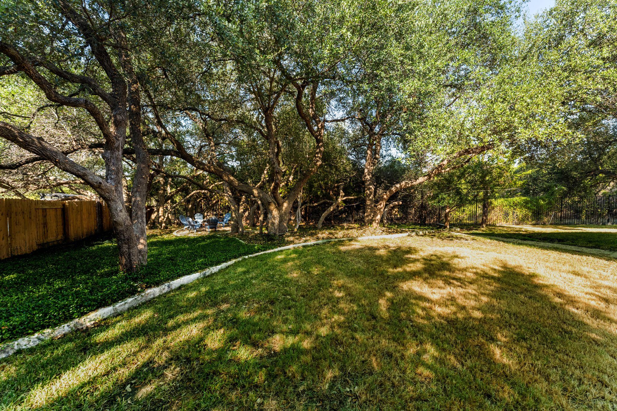 140 Lake Rim CIR