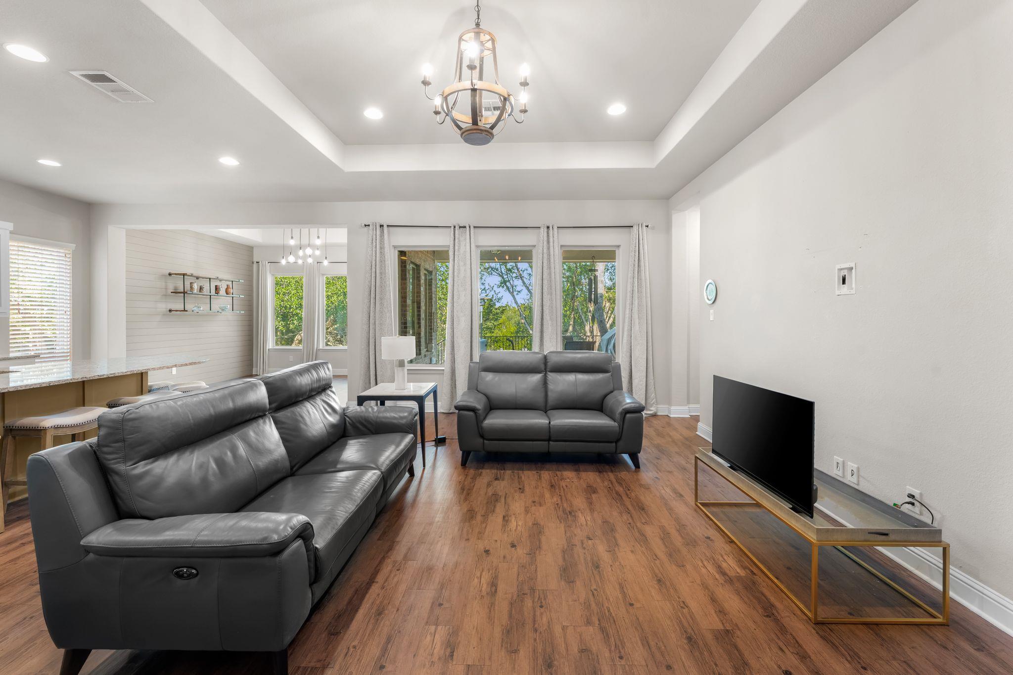 140 Lake Rim CIR