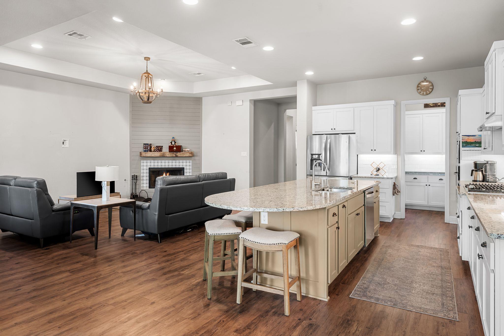 140 Lake Rim CIR