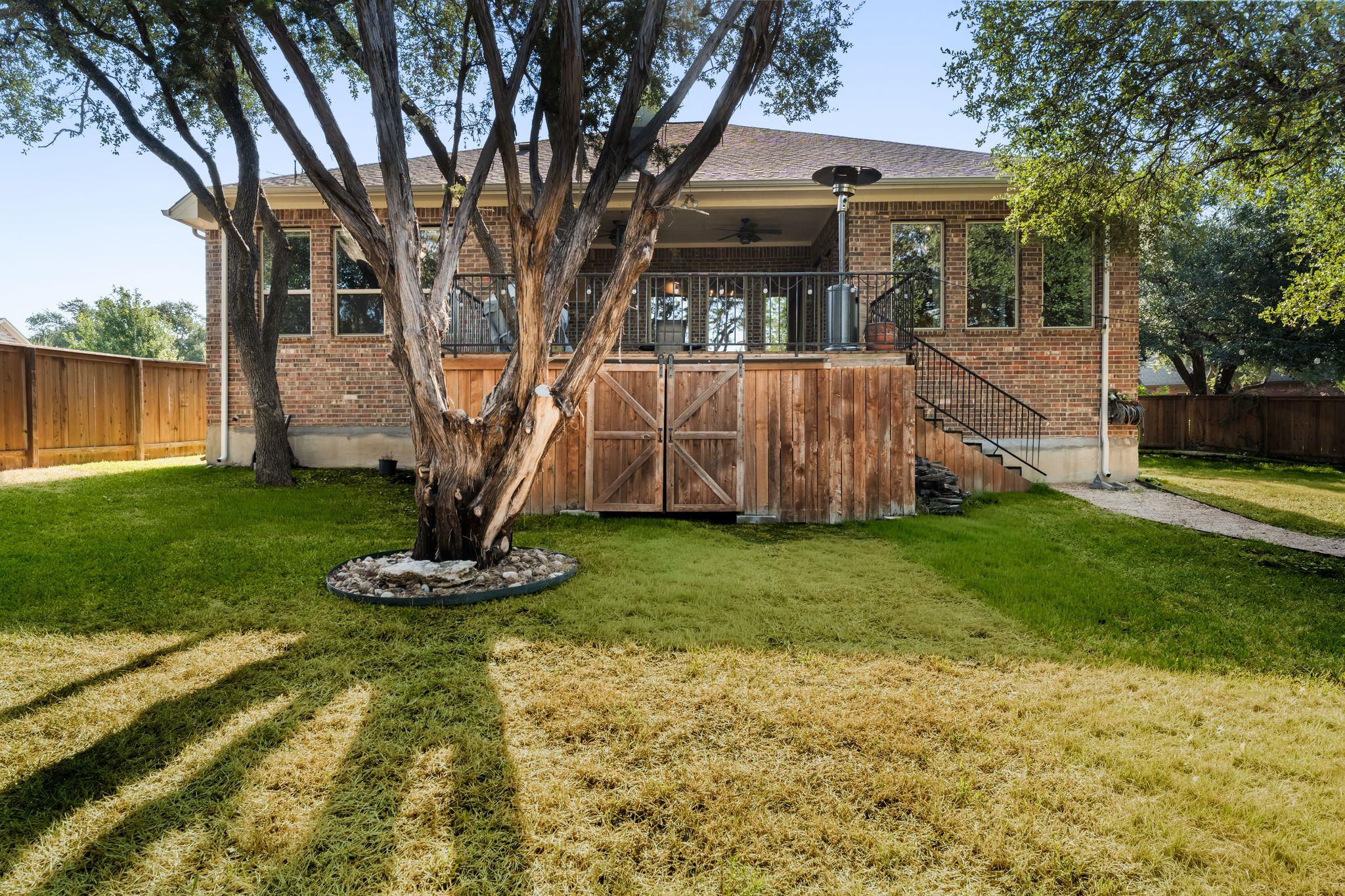 140 Lake Rim CIR