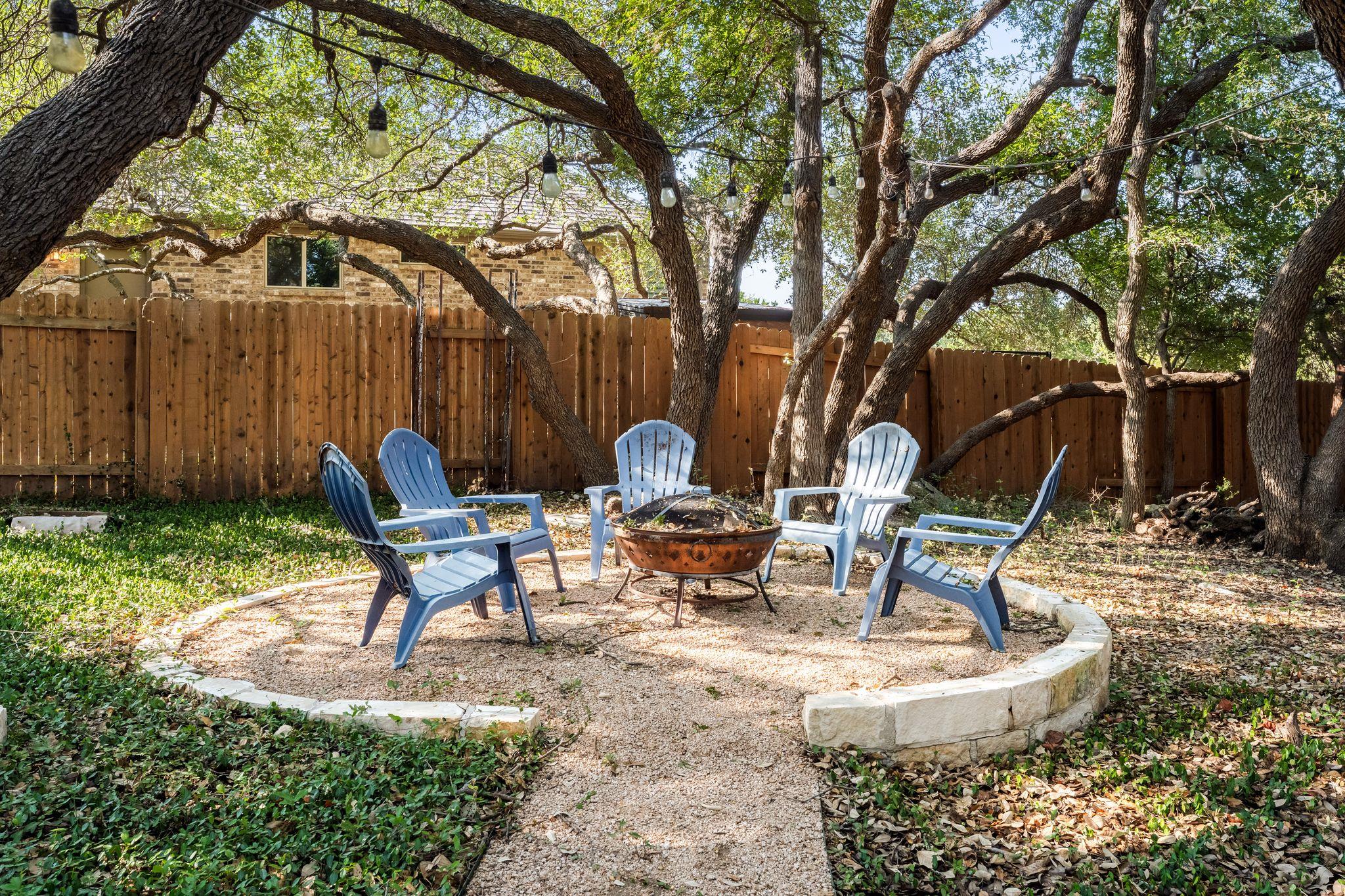 140 Lake Rim CIR