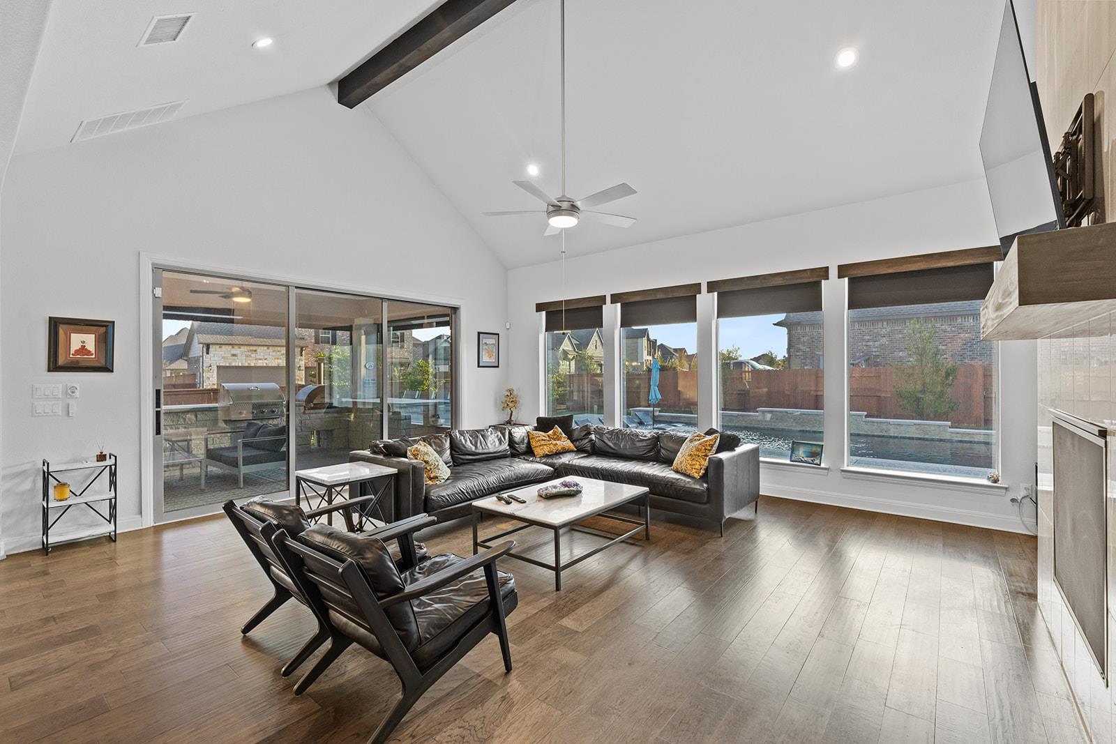 2101 Bayridge RD