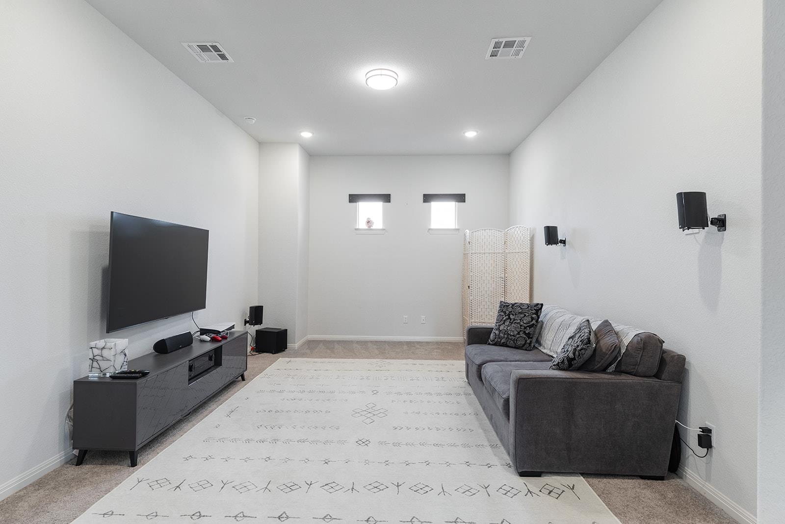 2101 Bayridge RD
