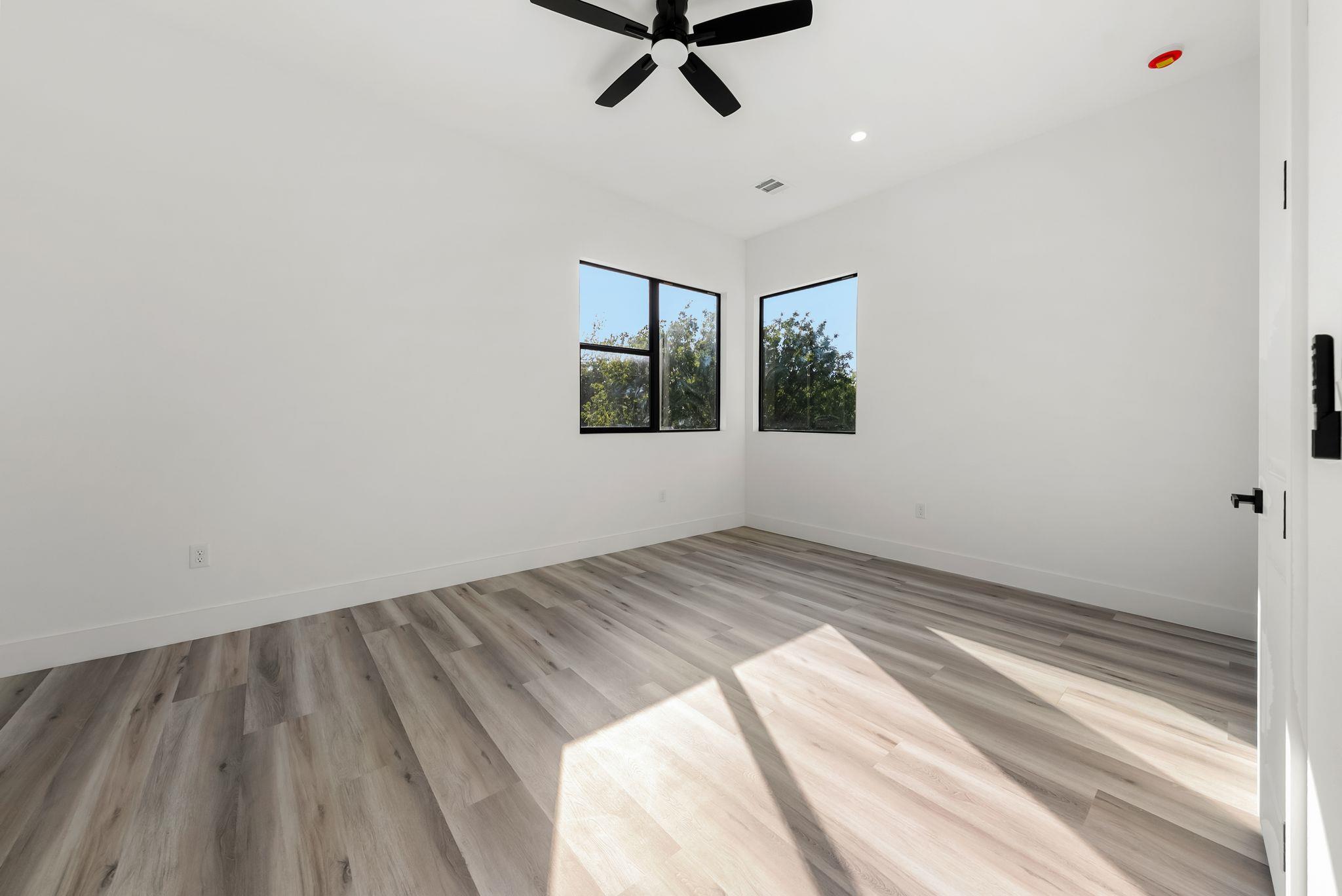 301 N Cougar Ave