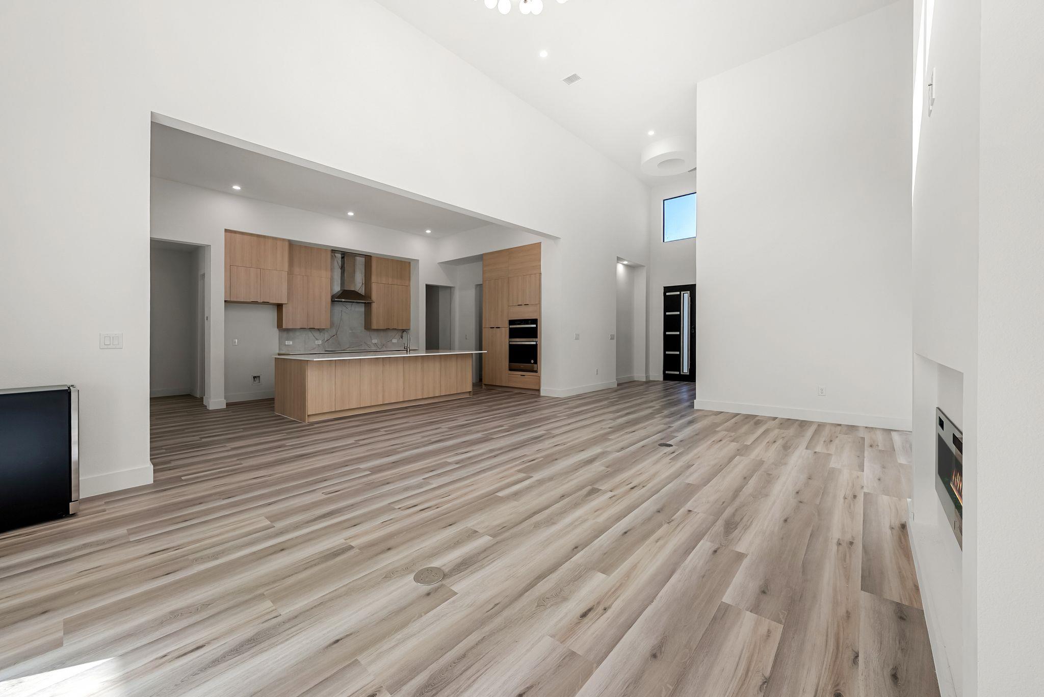 301 N Cougar Ave