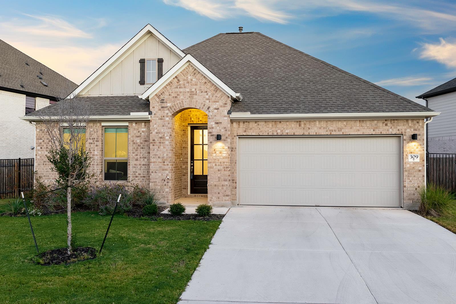 309 Hollister DR