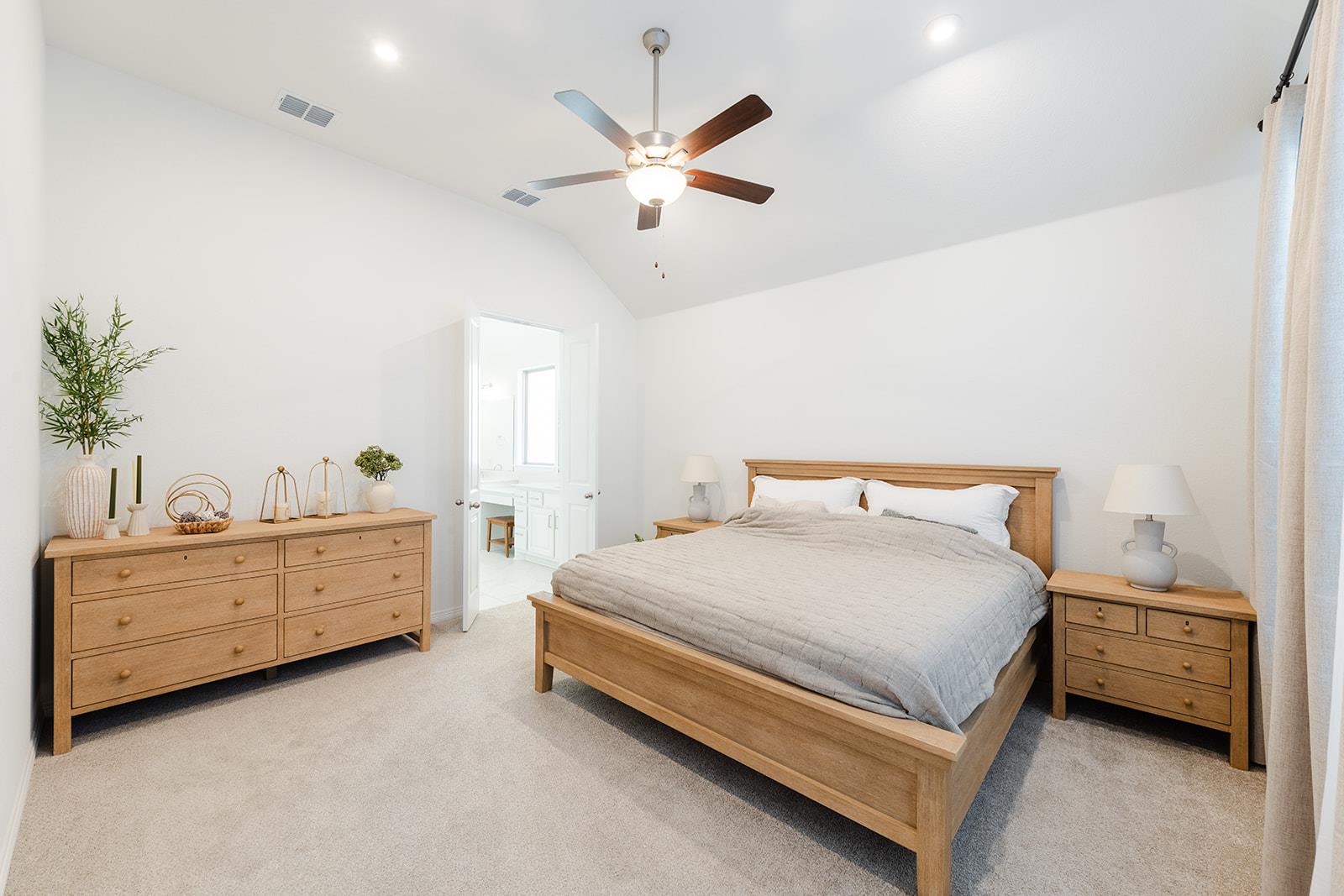 309 Hollister DR