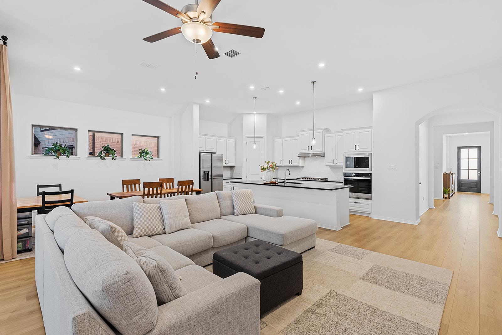 309 Hollister DR
