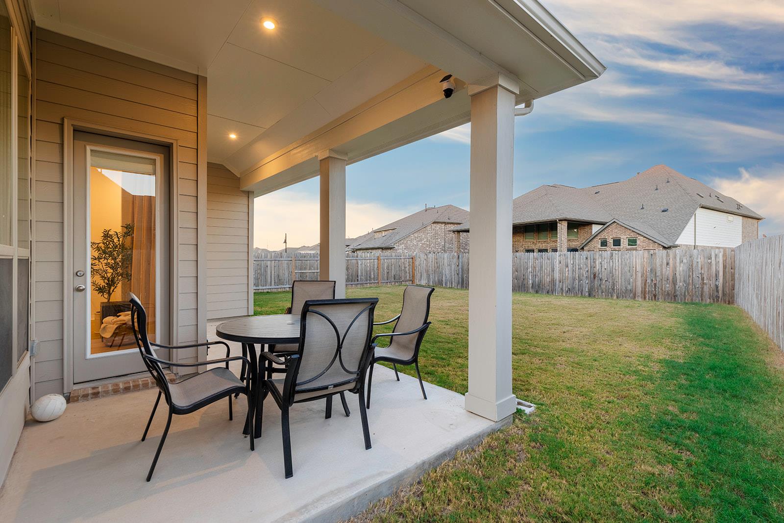 309 Hollister DR