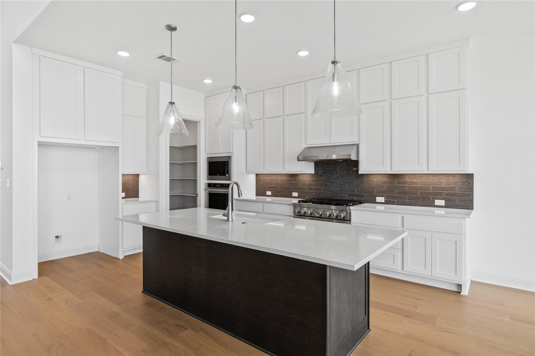 905 S Hemingway LOOP