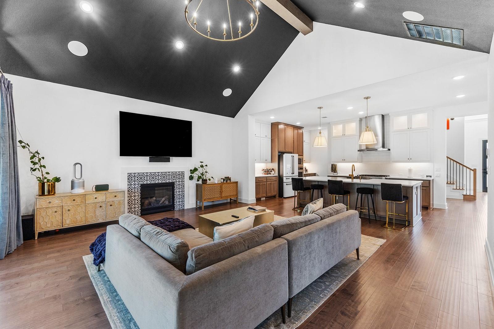 1116 River TRCE