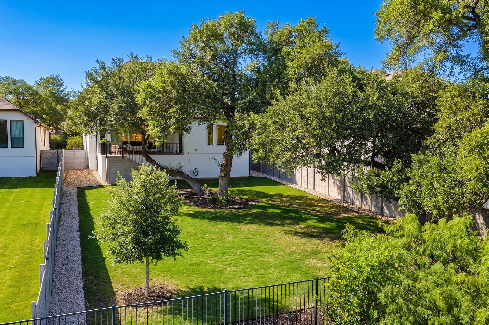1116 River TRCE