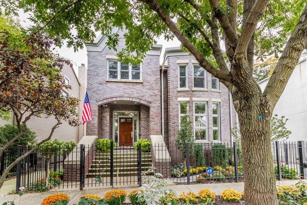 1707 W Wabansia Avenue