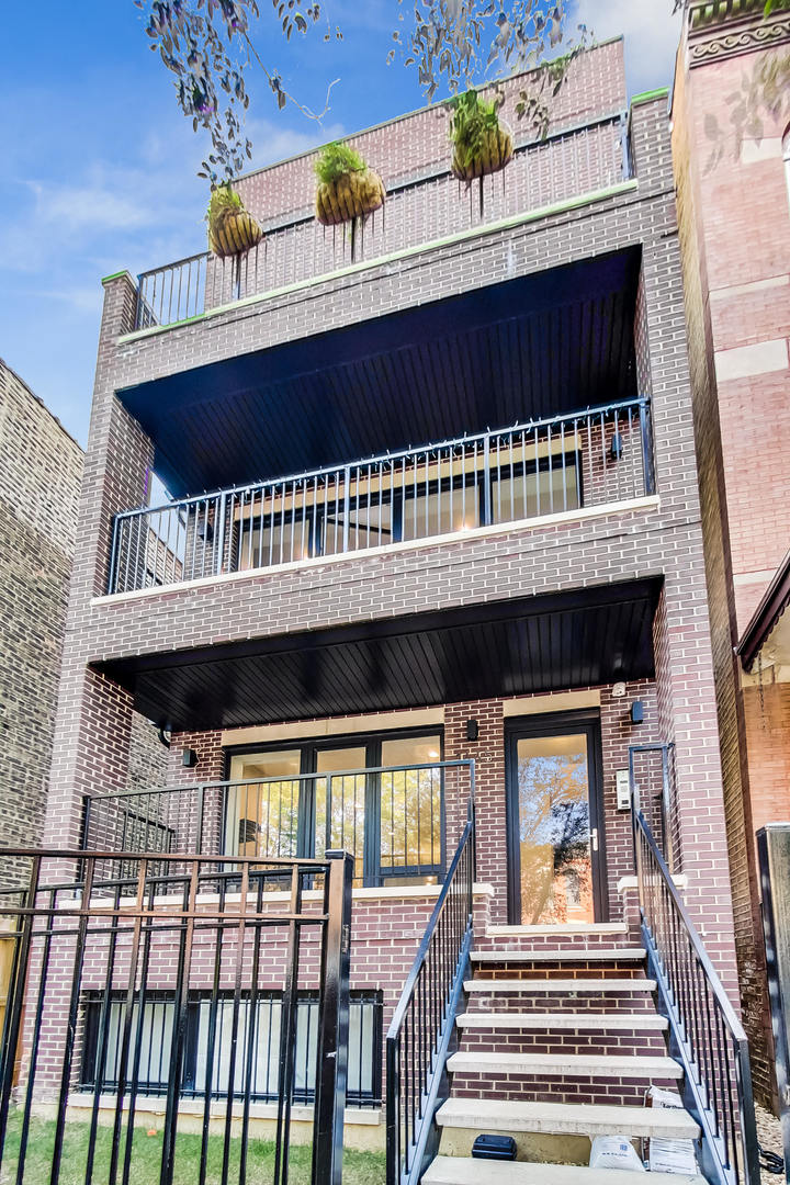 1445 N Rockwell Street Unit: 1