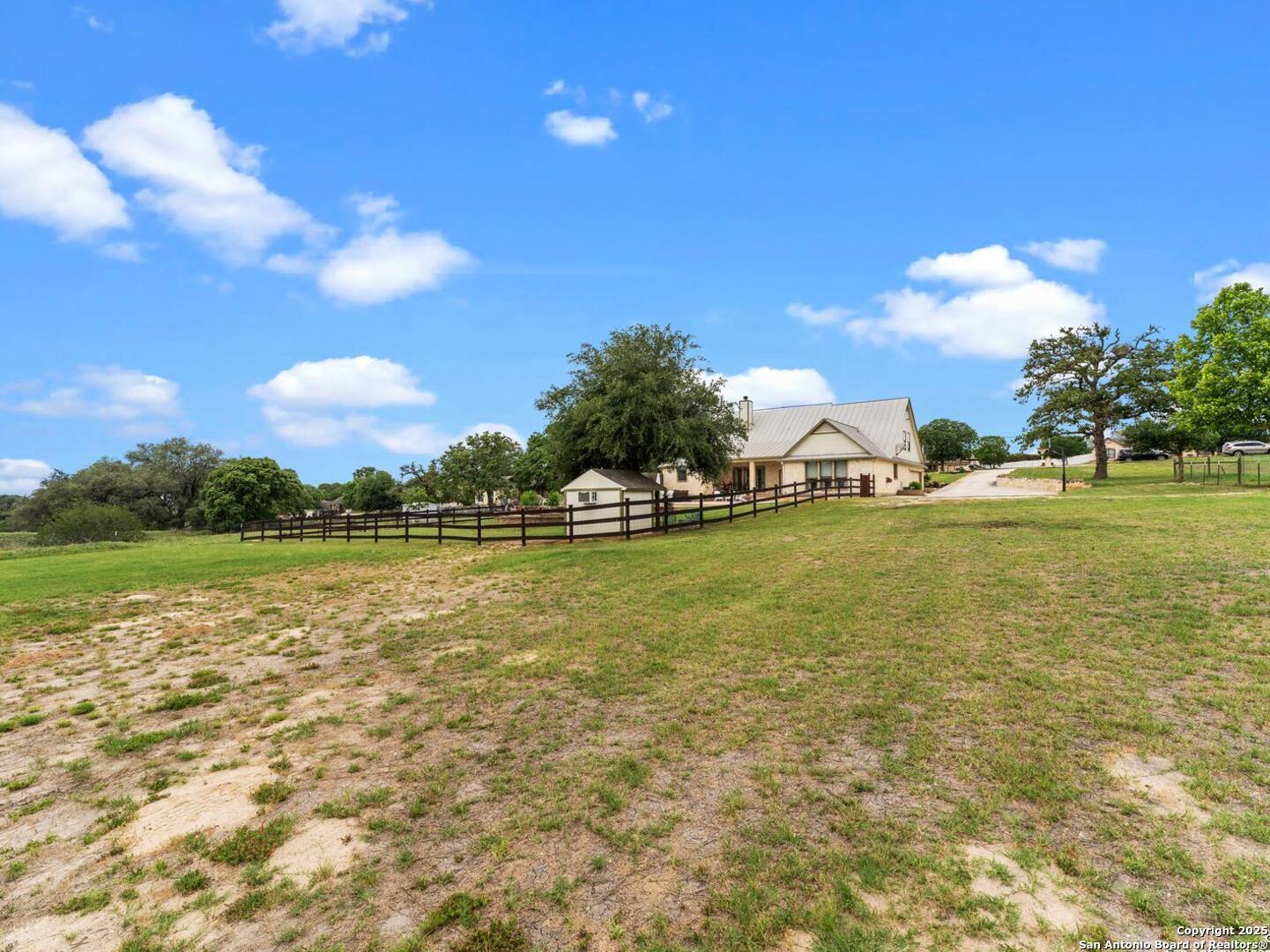 1448 Country Hills
