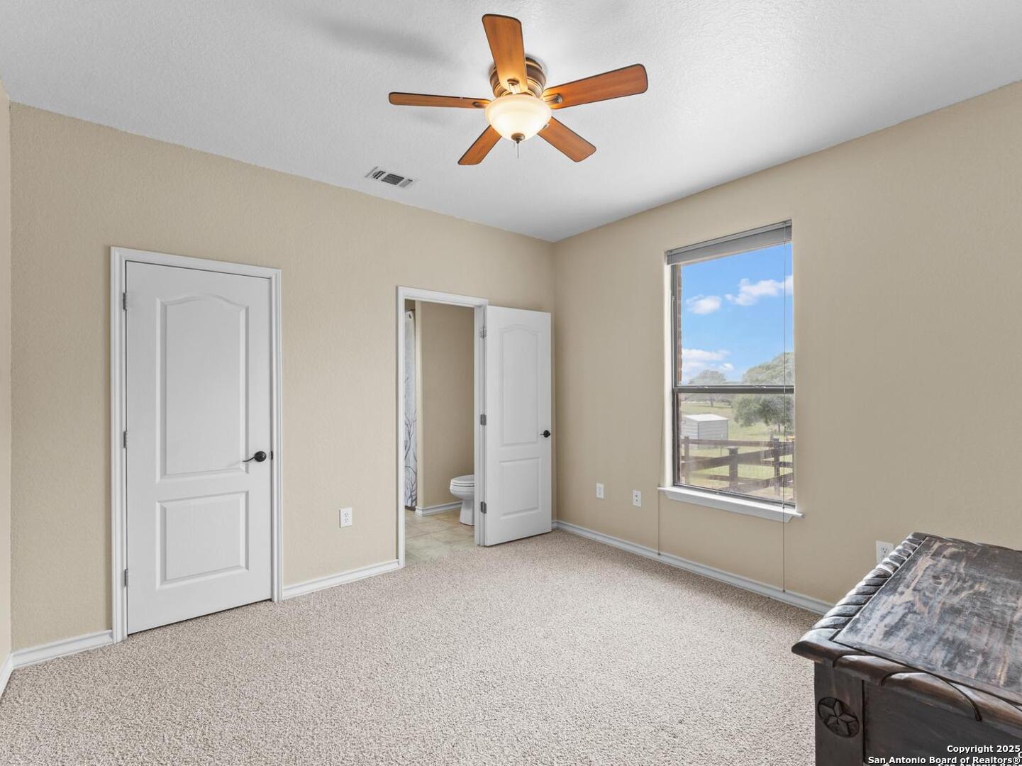 1448 Country Hills