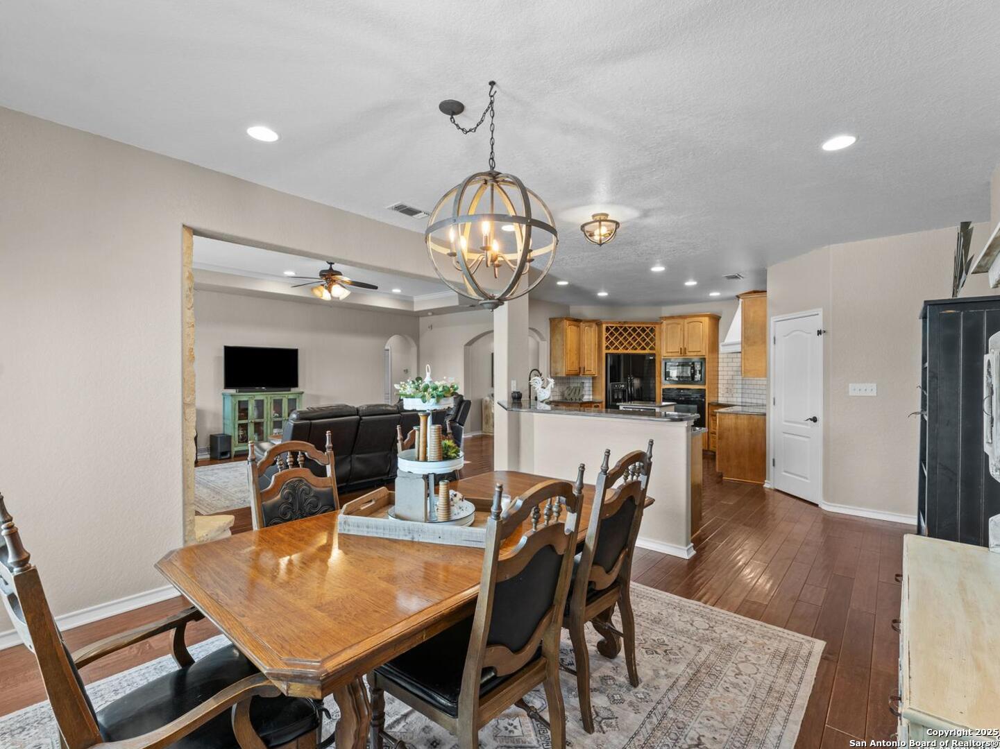1448 Country Hills