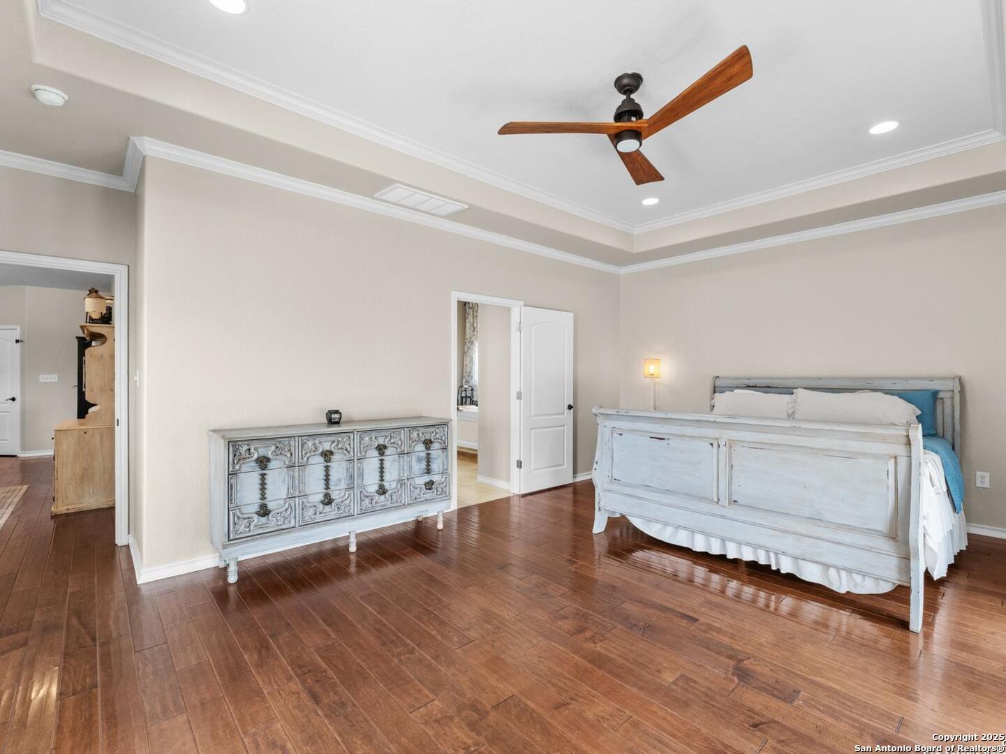 1448 Country Hills