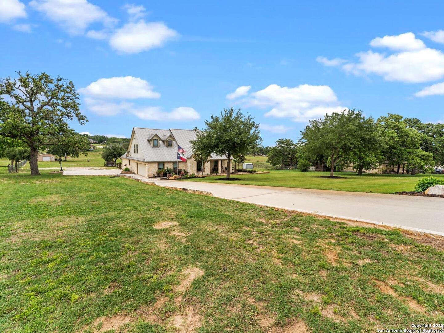 1448 Country Hills