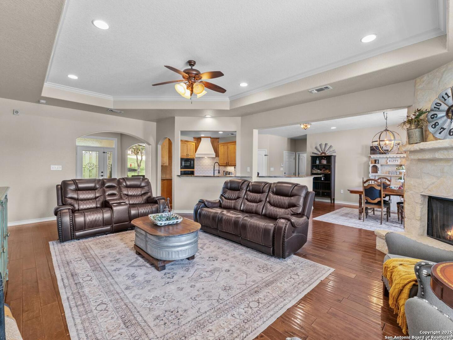 1448 Country Hills