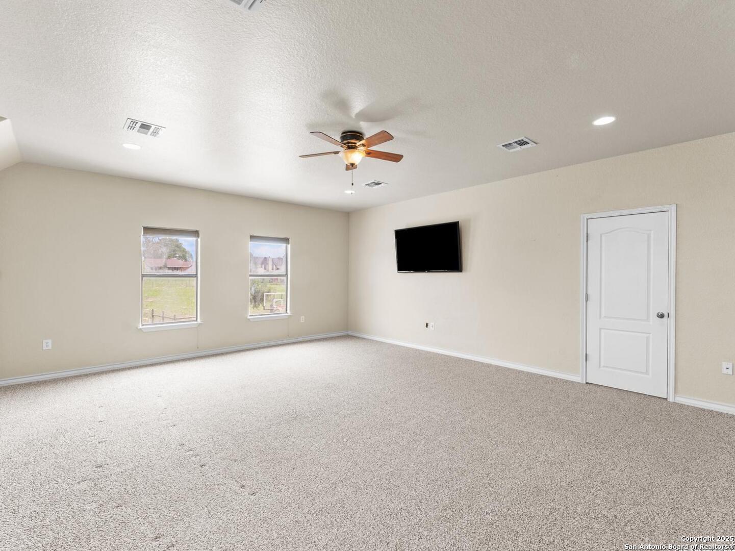 1448 Country Hills