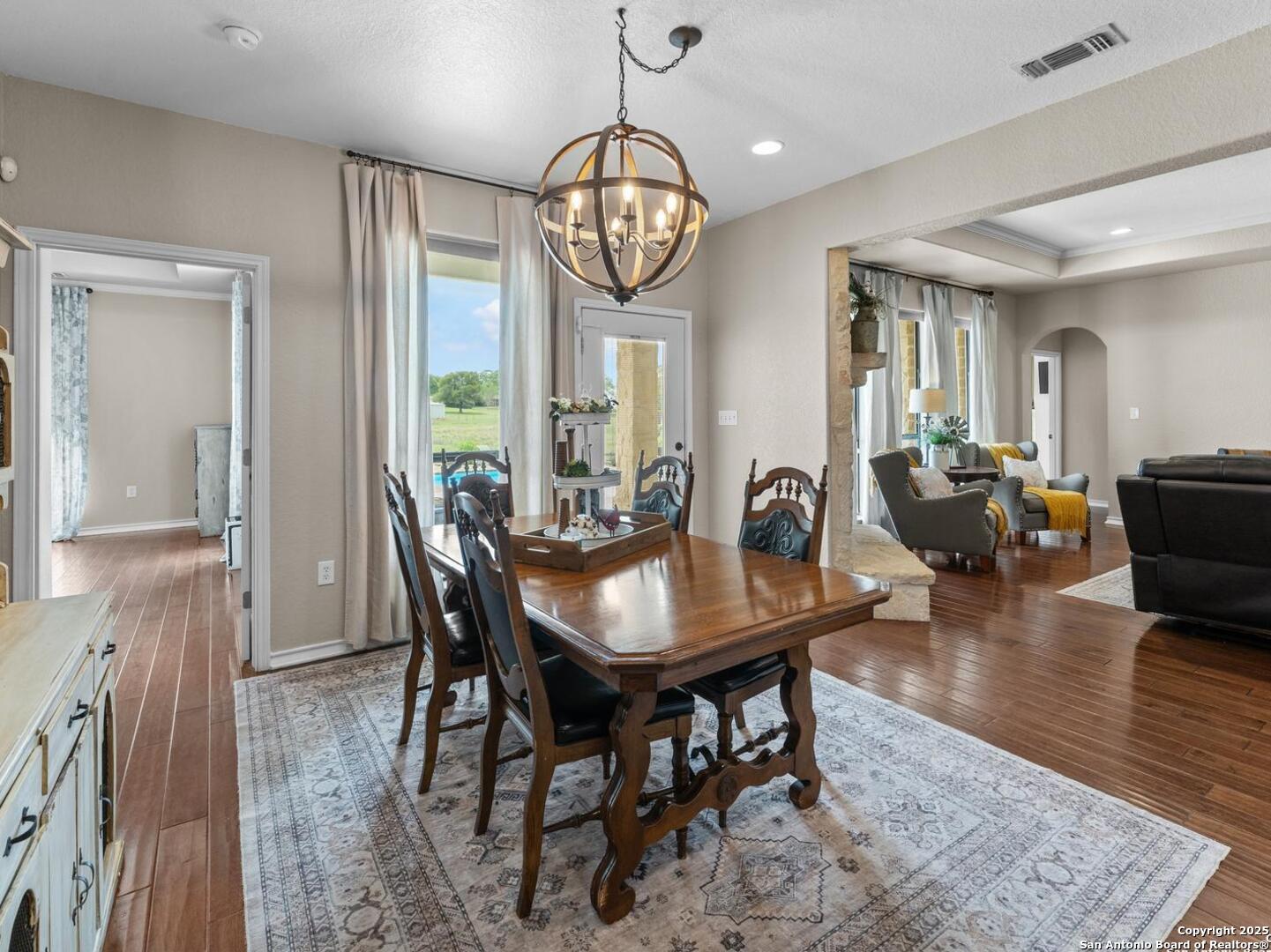 1448 Country Hills