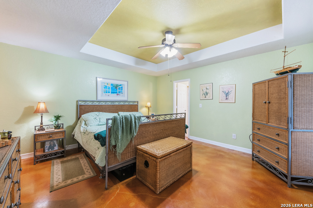124 ROSEWOOD DR