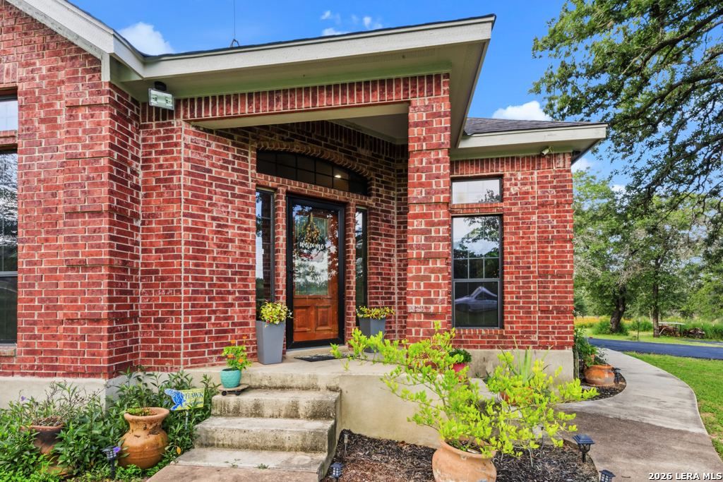 124 ROSEWOOD DR