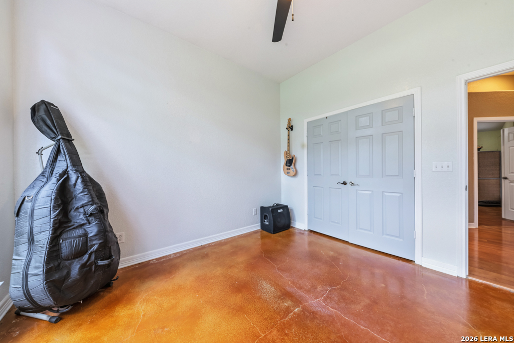 124 ROSEWOOD DR