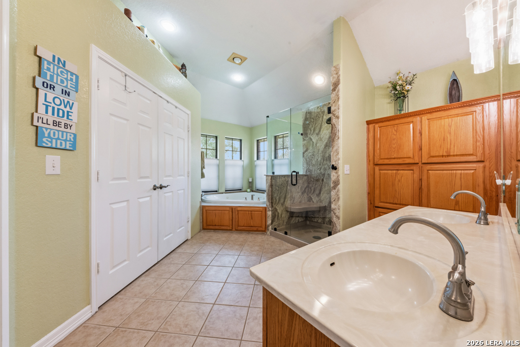 124 ROSEWOOD DR