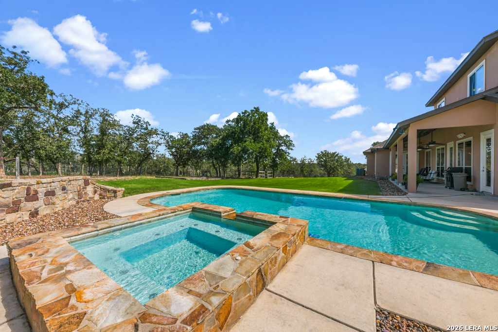 507 ENCHANTED OAK DR