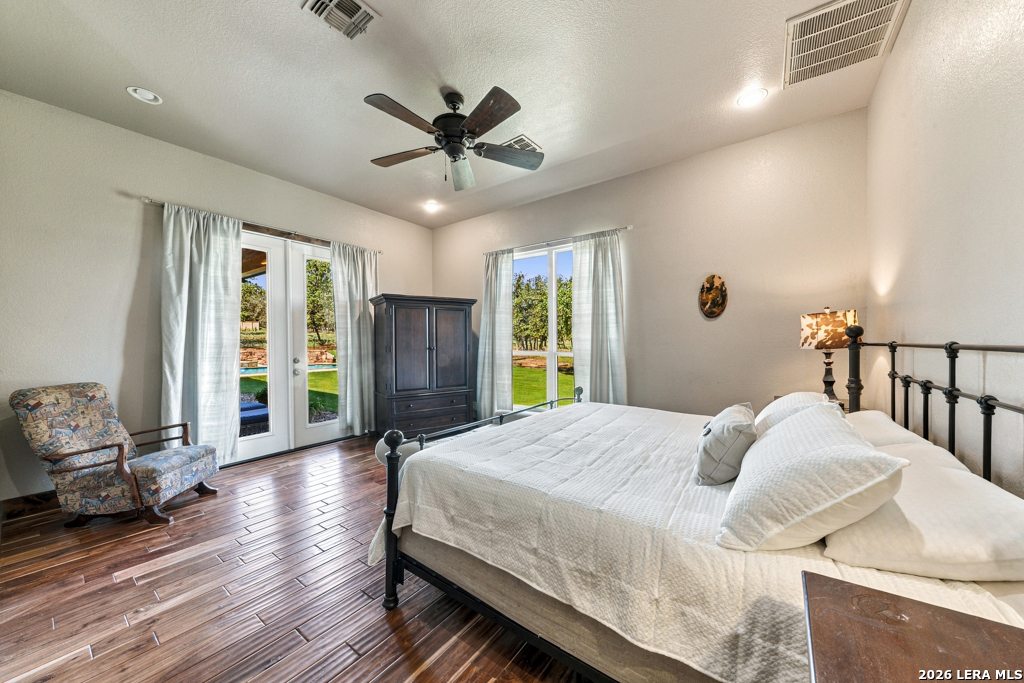 507 ENCHANTED OAK DR