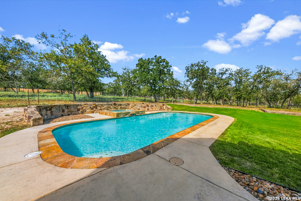 507 ENCHANTED OAK DR