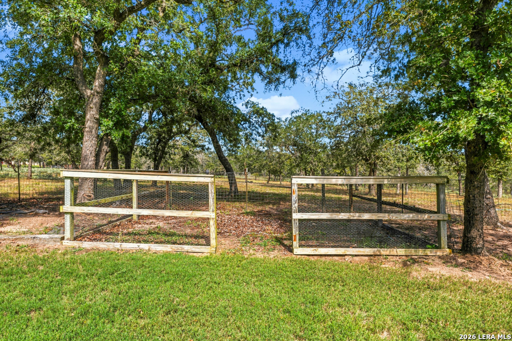 507 ENCHANTED OAK DR
