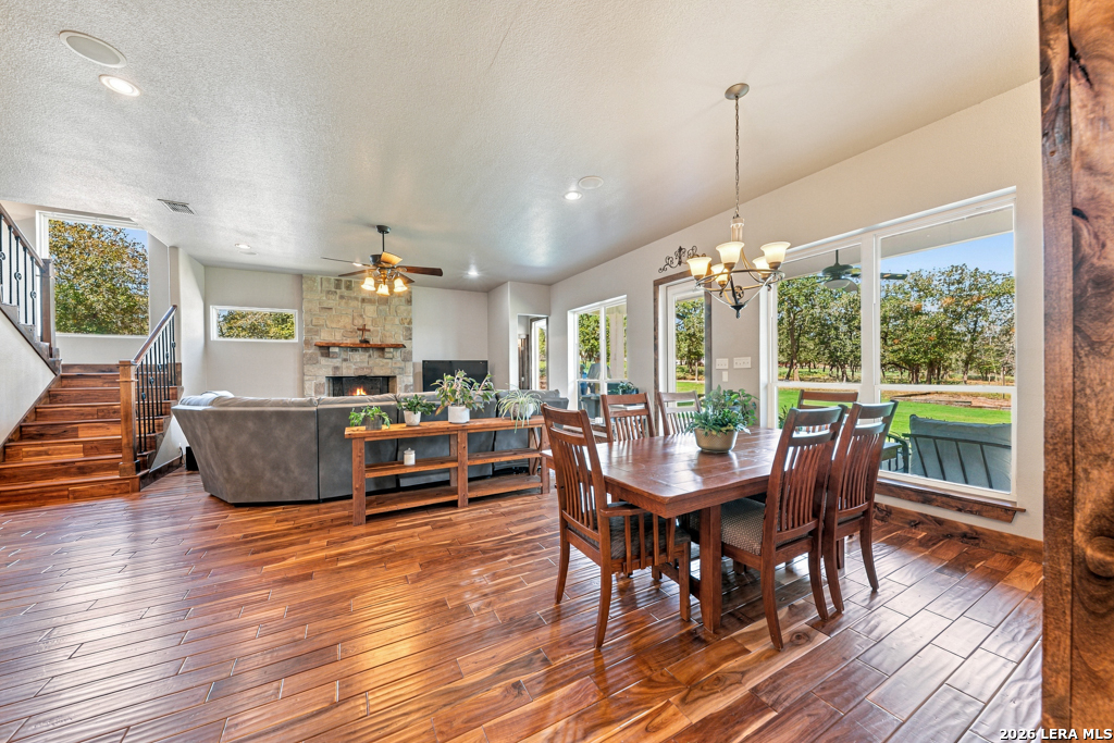 507 ENCHANTED OAK DR