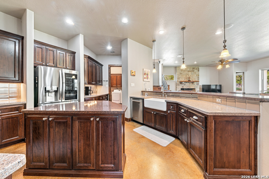 507 ENCHANTED OAK DR