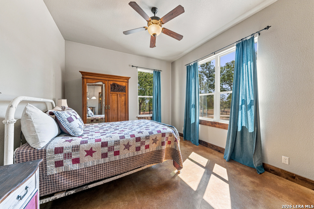 507 ENCHANTED OAK DR