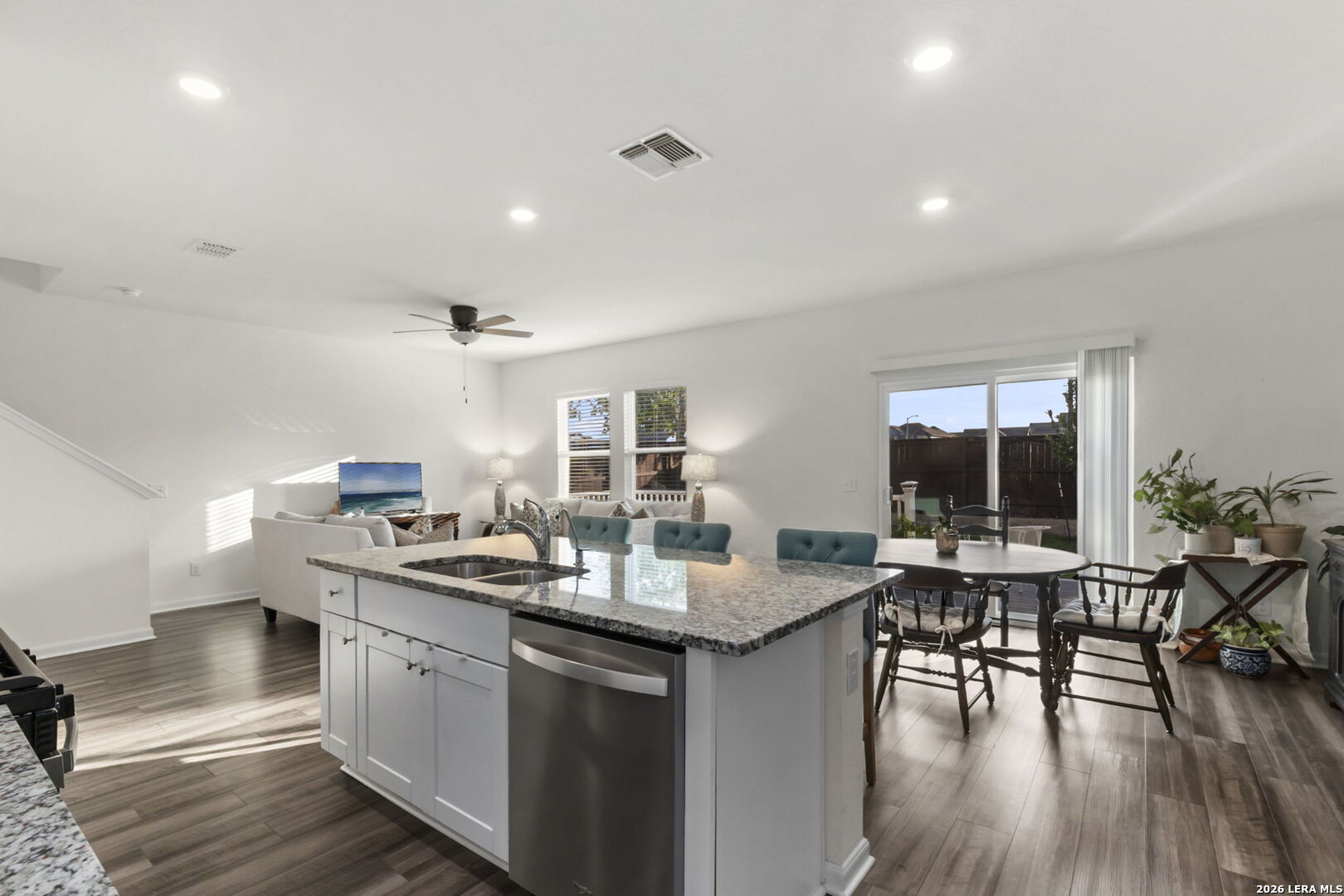 4905 Hallies Garden