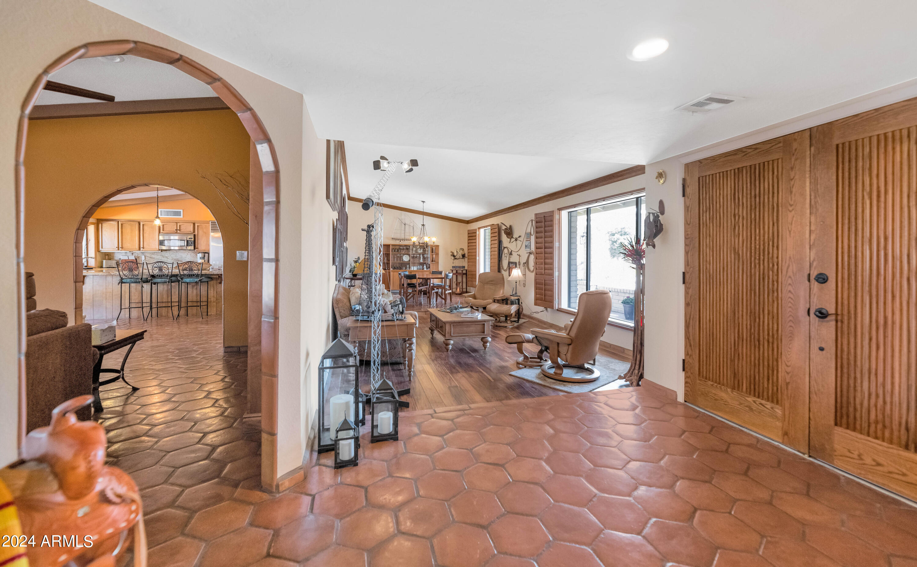 214 E Marconi Avenue