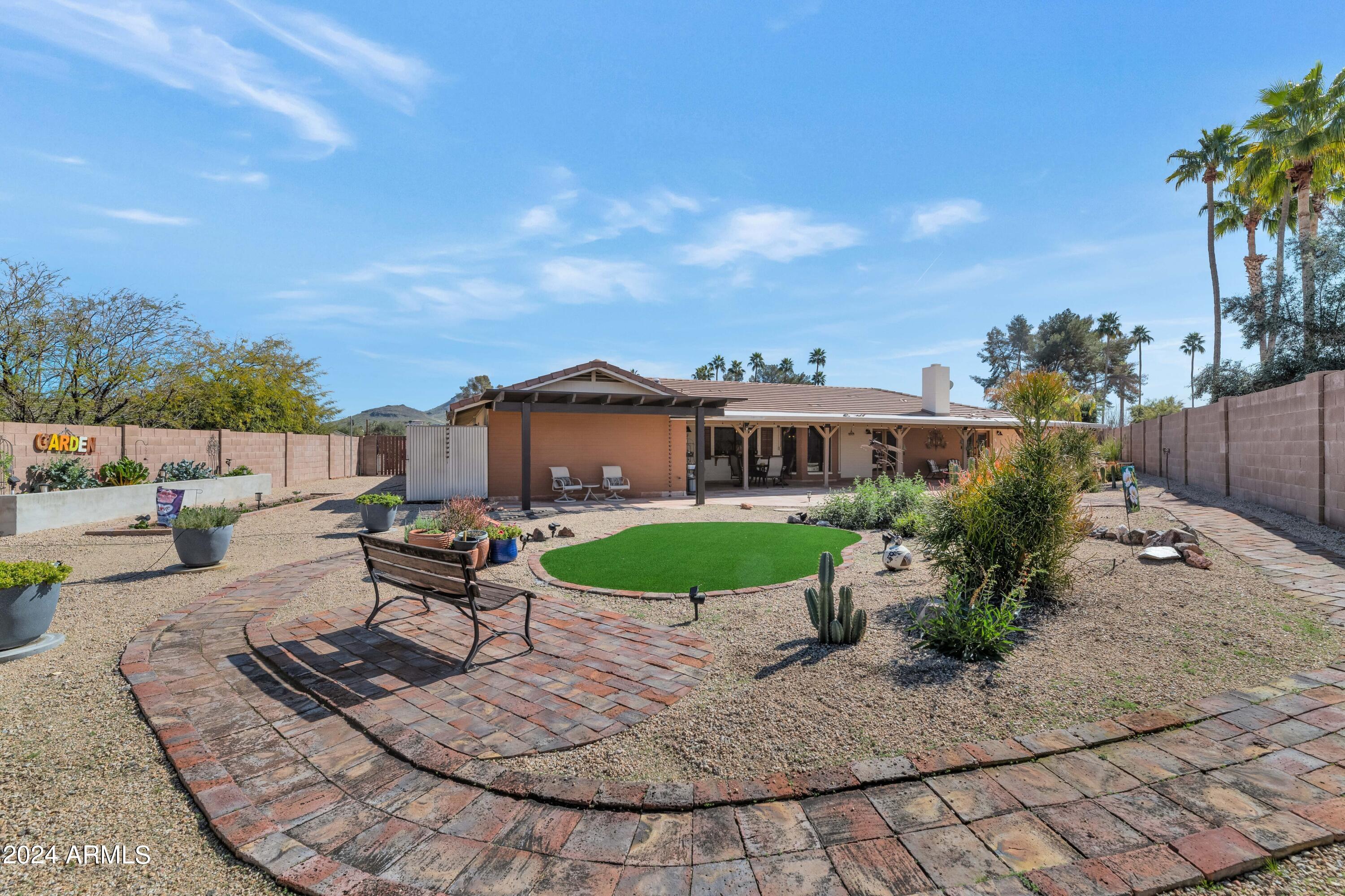 214 E Marconi Avenue
